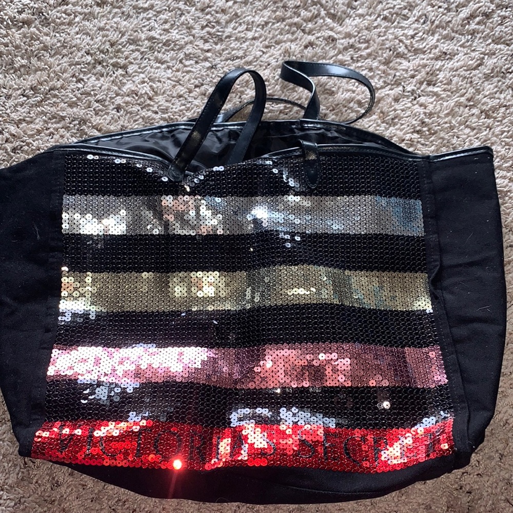Victoria bags & wristlet